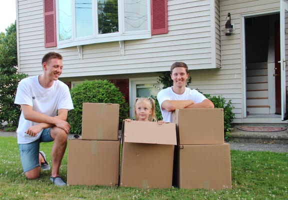 Moving with young children
Advice , help and simply information you need 🤗 - Moving with young children can be challenging, but with the right preparation it can be much easier.
Here are some tips:
1. Plan ahead: Make sure you have a clear plan of action. Start packing early to avoid last-minute stress.
2. Involve children in the process: Discuss the move with your children, explain what will happen, and involve them in preparations. Let them help collect their toys and things.
3. Pack a small suitcase with the most necessary things for each child: favorite toys, books, a change of clothes, a snack.
4. Take breaks: During a move, it is important to take regular breaks so that children can rest and eat. This will help avoid fatigue and whims. Moving with young children
Advice , help and simply information you need 🤗 - Moving with young children can be challenging, but with the right preparation it can be much easier.
Here are some tips:
1. Plan ahead: Make sure you have a clear plan of action. Start packing early to avoid last-minute stress.
2. Involve children in the process: Discuss the move with your children, explain what will happen, and involve them in preparations. Let them help collect their toys and things.
3. Pack a small suitcase with the most necessary things for each child: favorite toys, books, a change of clothes, a snack.
4. Take breaks: During a move, it is important to take regular breaks so that children can rest and eat. This will help avoid fatigue and whims.