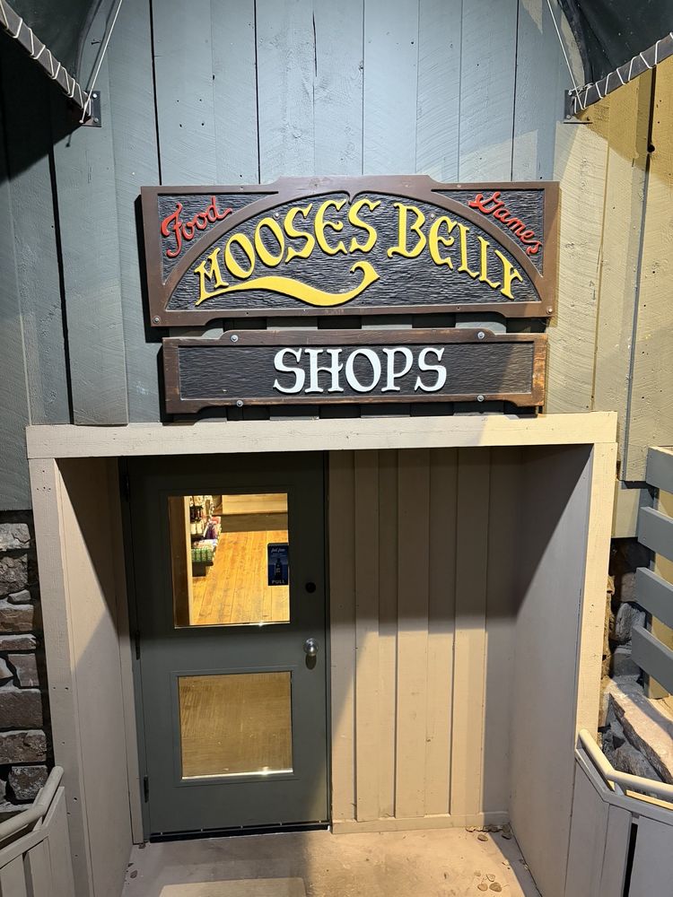 Mangy Moose Shoppe Logo