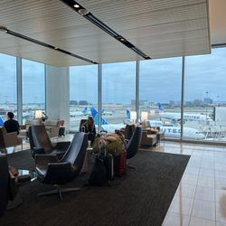 United Club - More Interior Seating