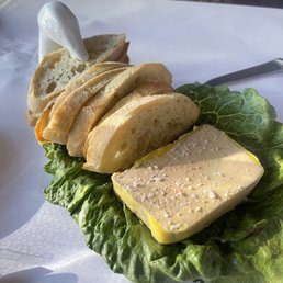 a plate of bread and lettuce a plate of bread and lettuce