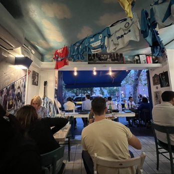 Song E Napule - Inside - Pizza Near Me - New York, New York