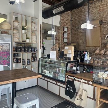 Crust & Crumbles - Bakeries Near Me - Rockford, Illinois