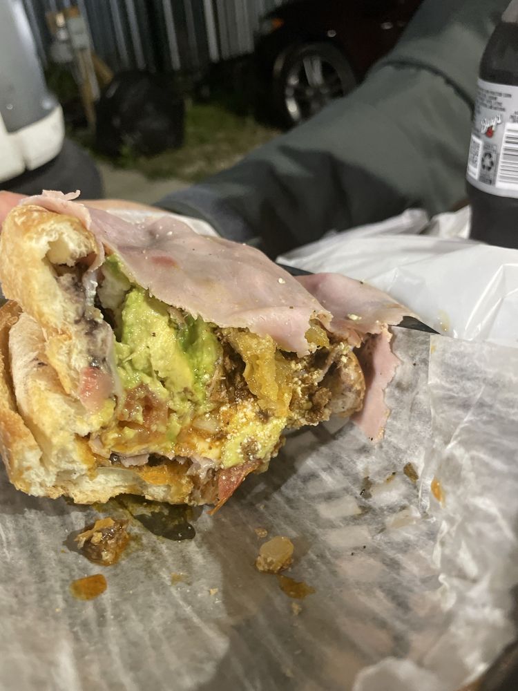 Tacos Y Tortas De Cecina El Entenao