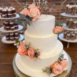 3 tier wedding cake