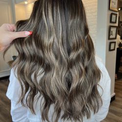 William Henry Signature Salon