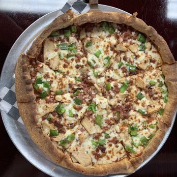 Pizza Twist - Chicago style deep dish cheeseburger pizza - Pizza Near Me - Ashburn, Virginia
