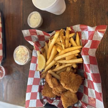 DJs Clam Shack - Fish and Chips with Maui Maui - Seafood Near Me - Indian Shores, Florida
