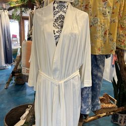 Two Trees Bed & Bath - Cozy Earth bamboo bathrobe