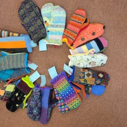Chevere, the place to bead - Local sweater mittens