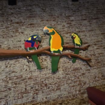 Casa Del Rey - Obligatory Parrots frolic on a branch... - Mexican Near Me - Sierra Madre, California