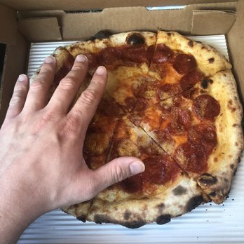Bad Brads BBQ - Very small pizzas for the price. I'd say they are equivalent to a small pizza for the price of an extra large pizza. - Barbeque Near Me - Clinton Township, Michigan