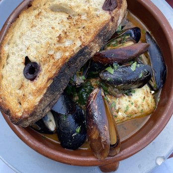 Pearl - Fish stew ( mussels, squid, halibut, braised fennel) - Bars Near Me - Petaluma, California Pearl - Fish stew ( mussels, squid, halibut, braised fennel) - Bars Near Me - Petaluma, California