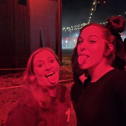 Frightmare Manor - Waiting in line, at CARNEVIL OUTCASTS.