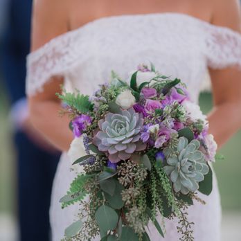 Lannetus Florals - Floral Designers Near Me