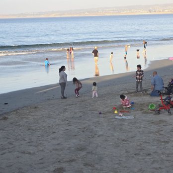 Monterey Muncipal Beach - Relaxing on beach - Beaches Near Me - Monterey, California Monterey Muncipal Beach - Relaxing on beach - Beaches Near Me - Monterey, California