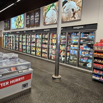 ALDI - Dessert area - Grocery Near Me - Santa Clarita, California