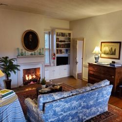 The 1804 Inn - Living room