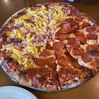 Garbonzo's Pizza - Large 1/2 Hawaiian/ 1/2 pepperoni - Pizza Near Me - Caldwell, Idaho