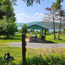 Lakeview Camp Sites - Site 23 small RV (30a electric/water)