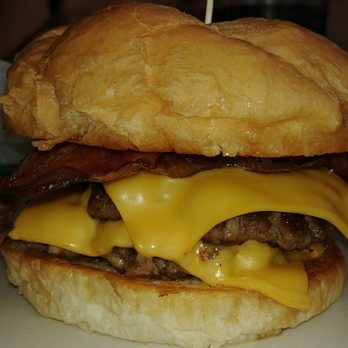 Laura's cafe - Best burger I've found in the north woods! - Breakfast & Brunch Near Me - Rhinelander, Wisconsin
