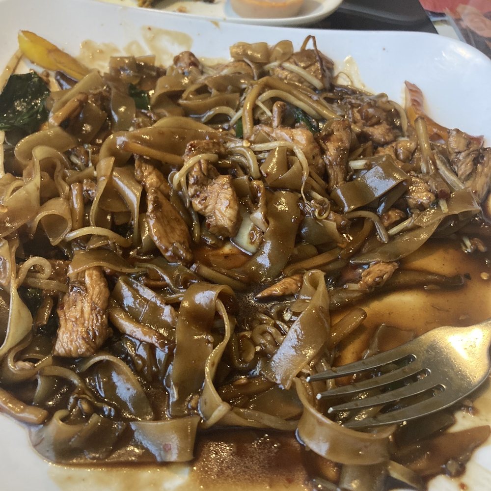 Pad Thai after eating like a third (1/3) of it. Pad Thai after eating like a third (1/3) of it.