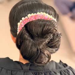 Glambyhajera - Updo hairstyle by @glambyhajera