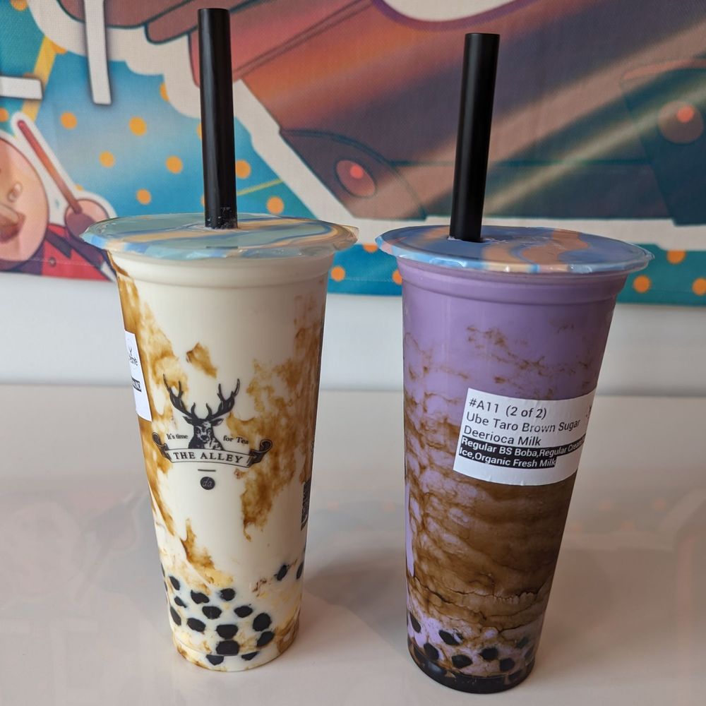 Brown sugar deerioca milk and ube taro brown sugar deerioca milkd