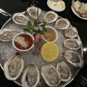 Abe & Louie's - Steakhouses Near Me - Boston, Massachusetts