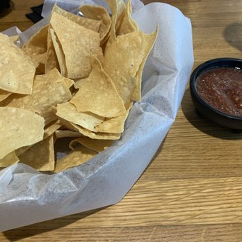 Cinco Mexican Cantina - Chips and salsa - Mexican Near Me - Atlanta, Georgia Cinco Mexican Cantina - Chips and salsa - Mexican Near Me - Atlanta, Georgia