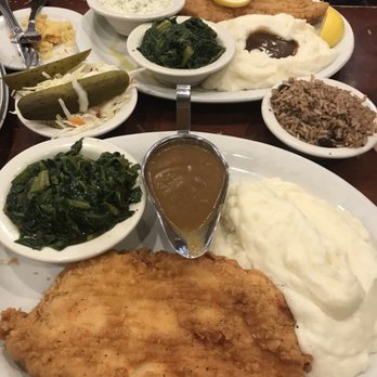 Junior's Restaurant - Chicken fried chicken w/ mashed potatoes. The greens were not good. - Bakeries Near Me - Brooklyn, New York