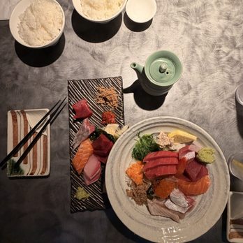 Ootoro Little Tokyo - Lunch chirashi and sashimi special which - Japanese Near Me - Los Angeles, California