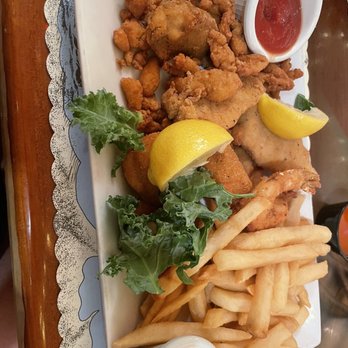 The Fish House - Fried Seafood platter - Seafood Near Me - Key Largo, Florida The Fish House - Fried Seafood platter - Seafood Near Me - Key Largo, Florida