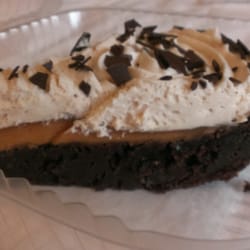 Pudgies Pizza - I dont know what the hell this actually was (cake? Pie?) But it was delicious!!!!!!