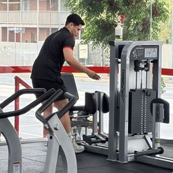 Zap Fitness - Flemington ZAP staff cleaning - he didn't need to...but he did ... quietly !