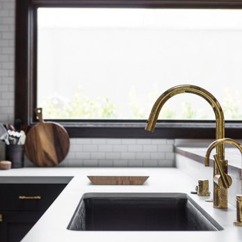 Pierce Hardware Fine Hardware and Plumbing - The East Linear faucet from Newport Brass. - Kitchen & Bath Near Me - Dallas, Texas Pierce Hardware Fine Hardware and Plumbing - The East Linear faucet from Newport Brass. - Kitchen & Bath Near Me - Dallas, Texas