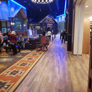 Great Wolf Lodge - The entryway - Water Parks Near Me - Gurnee, Illinois Great Wolf Lodge - The entryway - Water Parks Near Me - Gurnee, Illinois