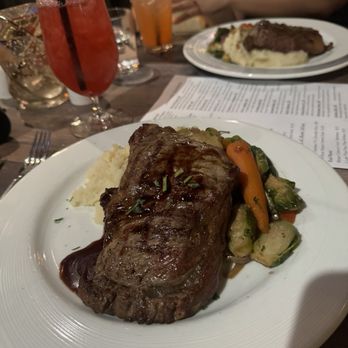 Redwood Cafe - Ribeye glazed in a red wine sauce with veggies and mashed potatoes - New American Near Me - Modesto, California