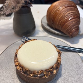 La Cabra - Rye tart - was very ok. Reminded of cardboard or rye bread which I suppose is the point - Bakeries Near Me - New York, New York La Cabra - Rye tart - was very ok. Reminded of cardboard or rye bread which I suppose is the point - Bakeries Near Me - New York, New York