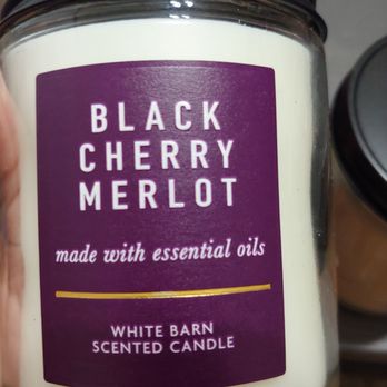 Bath & Body Works - Love this candle! - Cosmetics & Beauty Supply Near Me - Houston, Texas