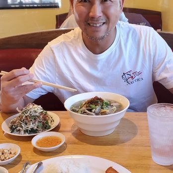 Quan Hop Restaurant - Getting ready to try out the bun mang vịt - Vietnamese Near Me - Westminster, California Quan Hop Restaurant - Getting ready to try out the bun mang vịt - Vietnamese Near Me - Westminster, California