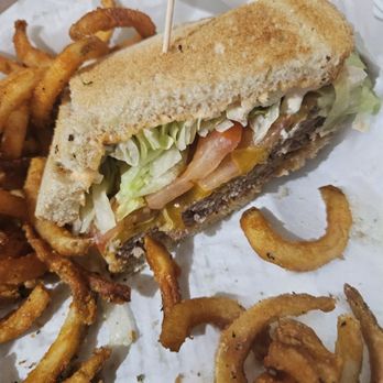 Putter's Bar & Grill - "Grilled" but toasted cheeseburger. Still good! - American Near Me - Portland, Oregon