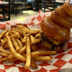 Naughty Burgers - Smash burger with fries