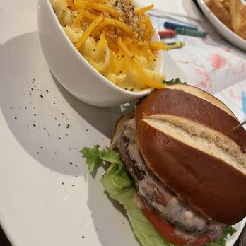 Five Nine Grill & Tavern - Gucci burger and side of Mac and cheese - Burgers Near Me - Bradenton, Florida Five Nine Grill & Tavern - Gucci burger and side of Mac and cheese - Burgers Near Me - Bradenton, Florida