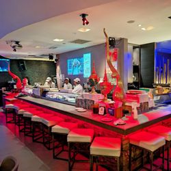 Moon Thai & Japanese - Sushi bar
