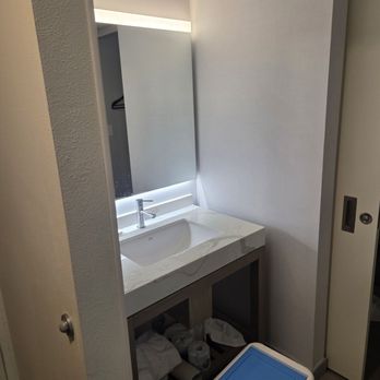 Hyatt Place Santa Barbara - Bathroom sink area - Hotels Near Me - Santa Barbara, California