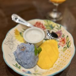 Thai Smile Cuisine - Mango Sticky Rice