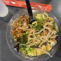 Aloha Poke - Bowl salad base with marinated salmon and fresh toppings