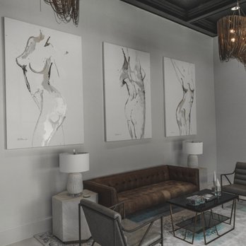 Erick Sanchez, MD - Clinic Waiting lounge - Plastic Surgeons Near Me - Baton Rouge, Louisiana
