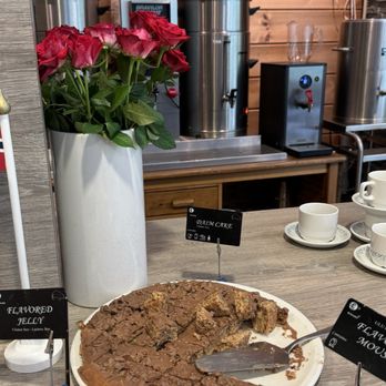 Briksdal Trollcar Tour - The cafe - Tours Near Me - Oldedalen