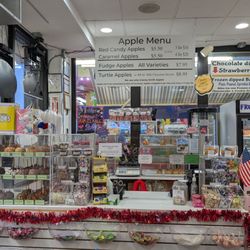 Van Holten's Sweet Shop - Popcorn and treats